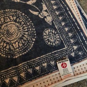 Manduka yoga mat towel